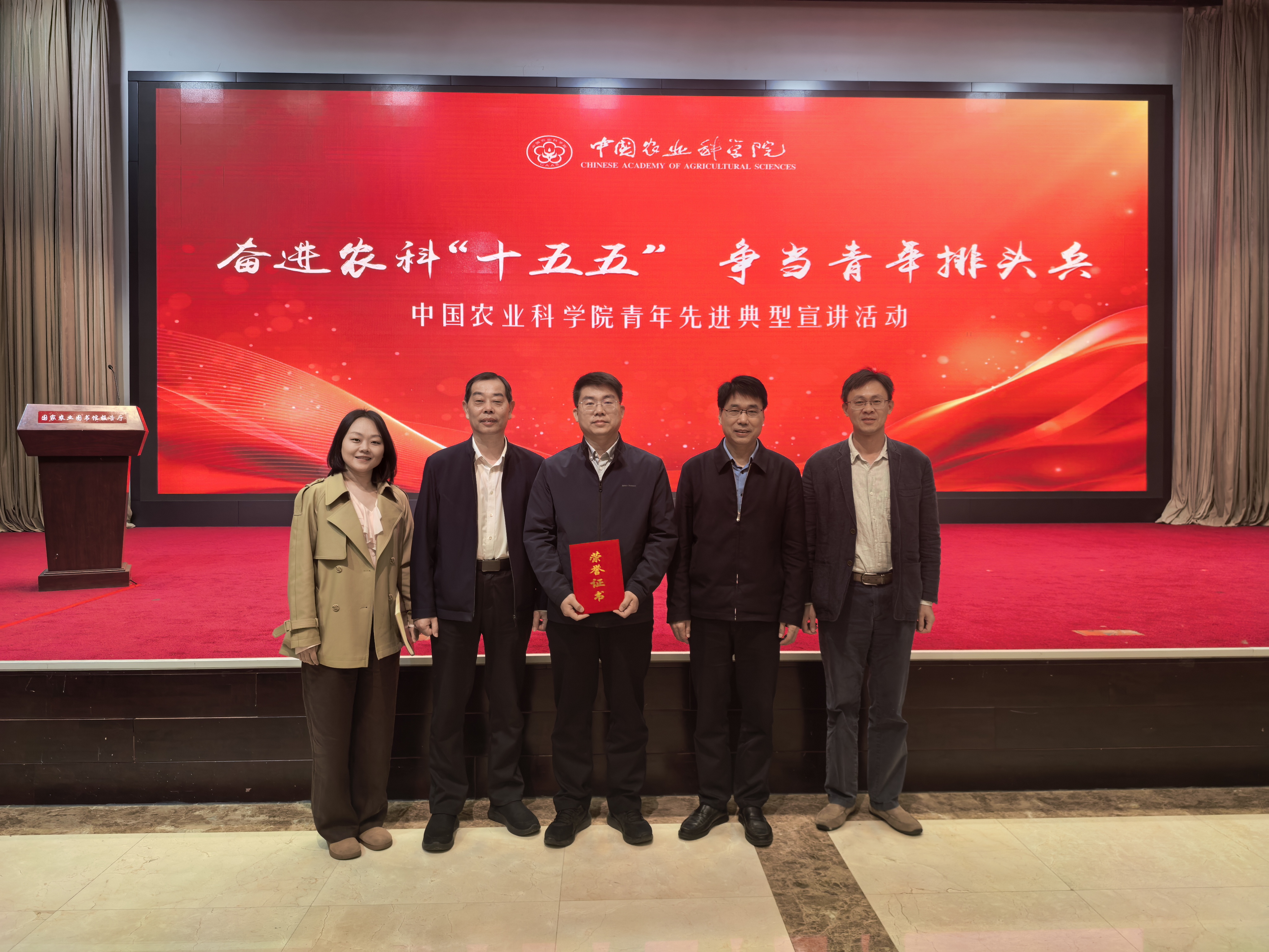 cfd53510f75af2e0b1d85c90679c9b94.jpg