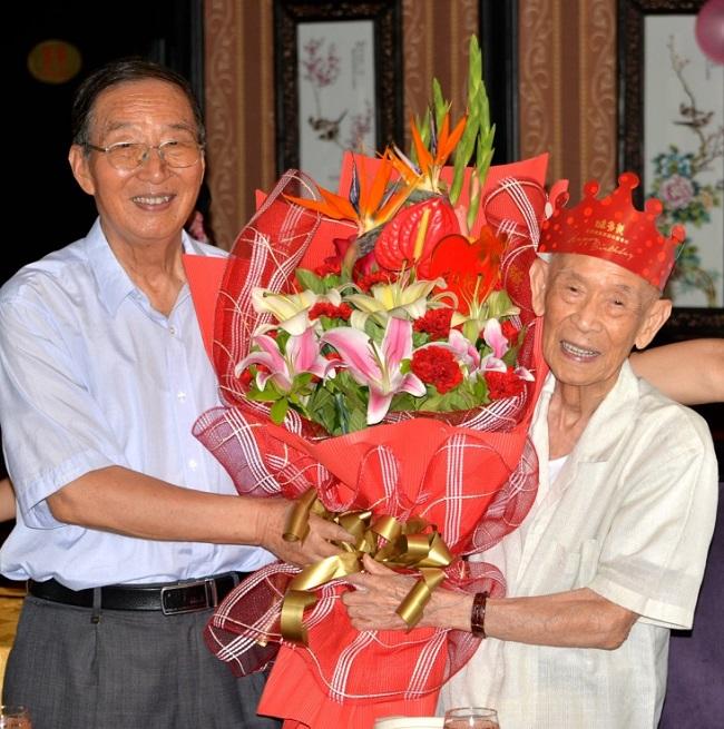 庄院士1.jpg 庄院士1.jpg